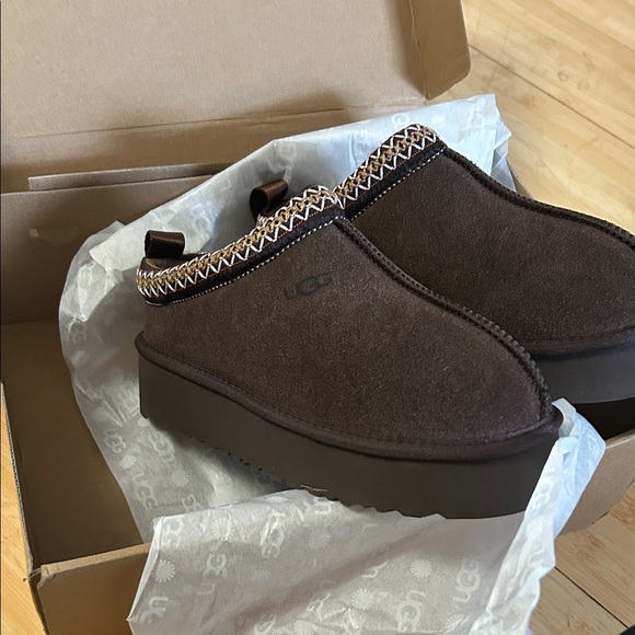 UGG Shoes - UGG Chocolate Brown slipper booties 7 size 37